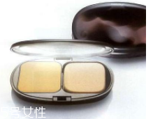 固體粉底怎么畫好看？5步打造光滑肌膚