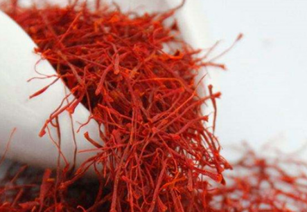 藏紅花泡腳會不會上火？藏紅花性平和一般不上火