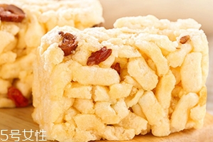 沙琪瑪產(chǎn)婦可以吃嗎？哺乳期吃東西要注意