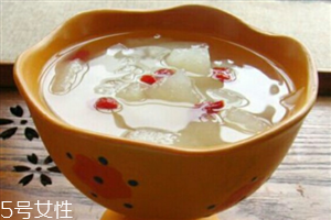 冰糖雪梨是熱喝還是涼喝好？冰糖雪梨怎么做？