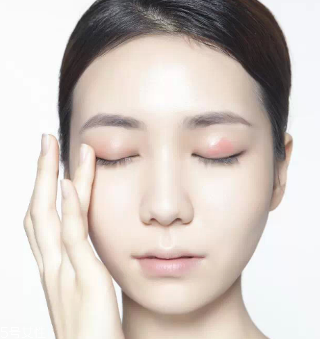 眼影怎么畫會(huì)自然好看？眼影顏色這樣搭配最好看