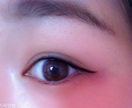 內(nèi)雙怎么畫眼線？內(nèi)雙眼皮畫眼妝技巧
