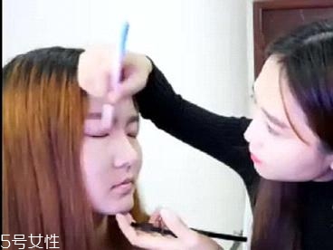內(nèi)雙怎么畫眼線？內(nèi)雙眼皮畫眼妝技巧