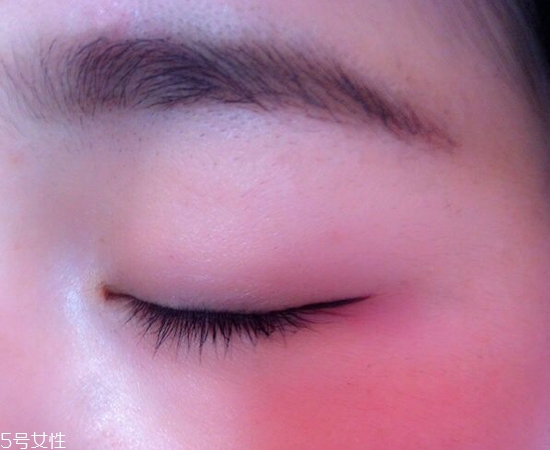 內(nèi)雙怎么畫眼線？內(nèi)雙眼皮畫眼妝技巧