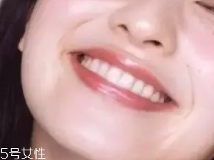 中年女性如何挑選口紅色號？帶藍色調(diào)唇色最美