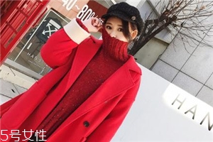 紅色毛衣配什么外套？冬季搭配風(fēng)度與溫度共存