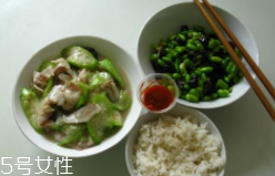 飲食護(hù)膚究竟有沒有效？不挑食才護(hù)膚