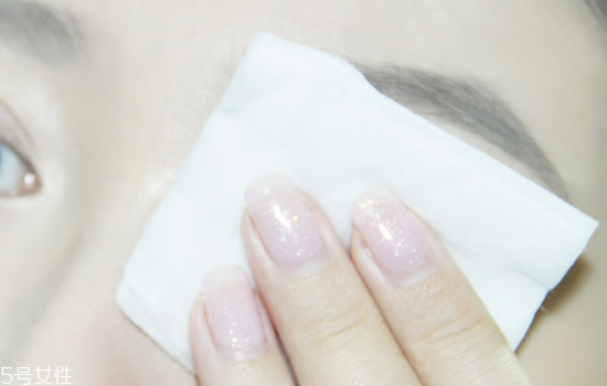 豆沙色眼妝怎么畫？超受歡迎的空氣眼妝畫法