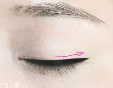 眼線筆怎么用？圖解基本的步驟