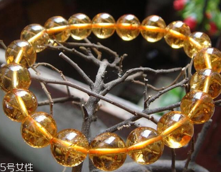 黃水晶可以戴著睡覺嗎？這些情況下不適合佩戴