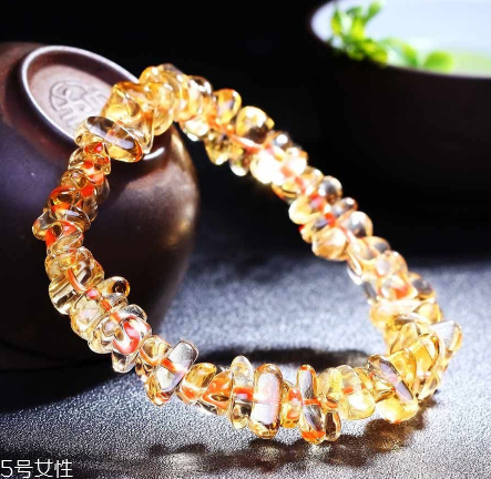 黃水晶可以碰水嗎？你不知道的水晶小知識