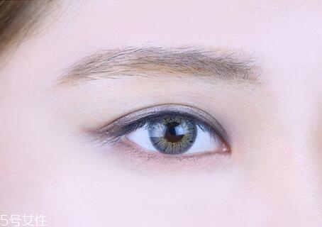 西柚色眼影怎么畫(huà)？教你畫(huà)高冷女神妝容