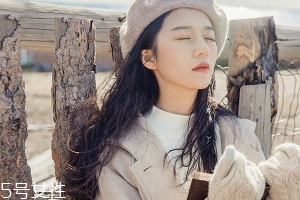 純色呢大衣怎么搭配？這樣搭美到?jīng)]朋友