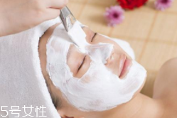 面膜和其他產(chǎn)品區(qū)別是什么？面膜保濕時(shí)間短