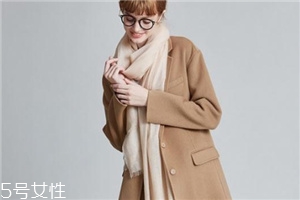 大衣上有膠印怎么去除？這樣做膠漬統(tǒng)統(tǒng)都不見