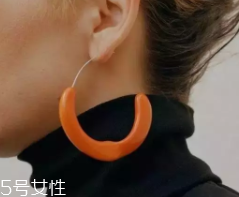 耳飾該怎么挑選？大臉適合耳釘