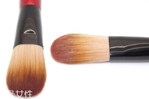 底妝工具該怎么選？干皮適合刷子