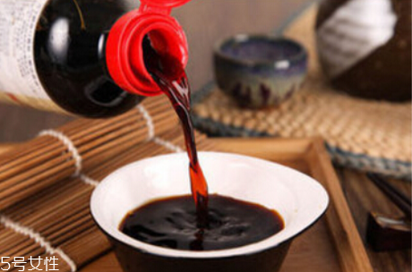 開(kāi)眼角后多久可以吃辣？開(kāi)眼角后不宜吃過(guò)多醬油