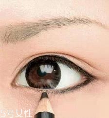 眼線液筆不出水怎么辦？畫眼線的常見(jiàn)誤區(qū)