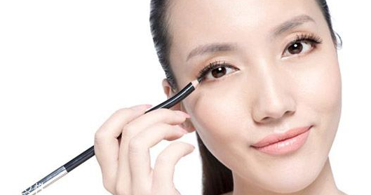 眼線液筆不出水怎么辦？畫眼線的常見(jiàn)誤區(qū)