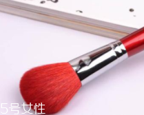 散粉刷怎么挑選？三種材質(zhì)各有優(yōu)點(diǎn)