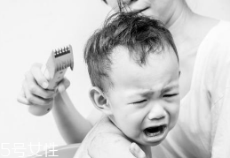 剪發(fā)能促進(jìn)頭發(fā)生長(zhǎng)嗎？毫無(wú)關(guān)系
