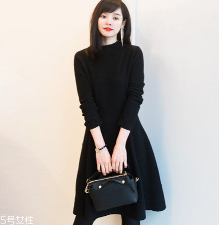 怎么穿衣服有女人味？跟著她學(xué)就對(duì)了