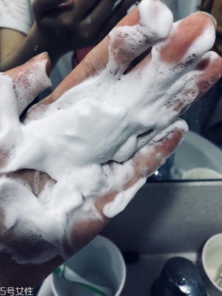 香奈兒洗面奶好用嗎？快吃下我這顆安利