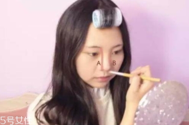 眉筆可以修容嗎？更推薦做鼻影修容