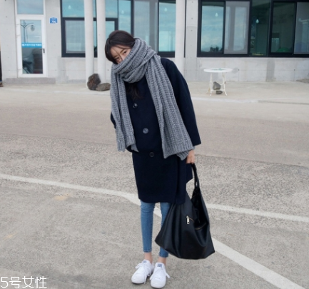 什么顏色的圍巾最百搭？這幾個顏色輕松駕馭