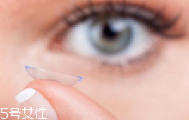 軟性隱形眼鏡人人都能戴嗎？糖友不能戴