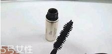 迪奧睫毛膏怎么樣？刷完睫毛膏再夾一次睫毛更卷翹