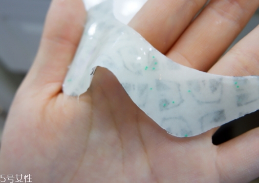 pandaw潘達眼膜可以敷多久？潘達眼膜要洗嗎