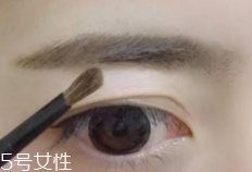 新買的眉粉刷有騷味是怎么回事？羊毛質(zhì)地正?，F(xiàn)象