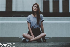 2018流行什么款式板鞋？超火的板鞋款式大盤點