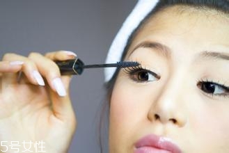 睫毛膏纖長(zhǎng)和濃密哪個(gè)好？適合自己最重要