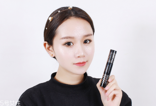 睫毛膏能帶上飛機(jī)嗎？睫毛膏需要單獨(dú)卸妝