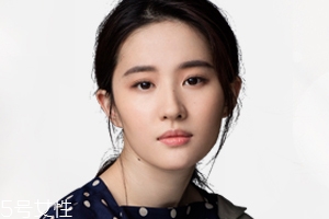 鵝蛋臉適合什么妝容？不適合濃妝