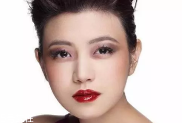 鵝蛋臉適合什么妝容？不適合濃妝