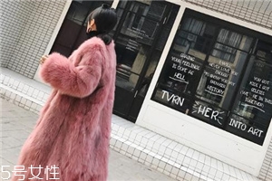 皮草和羊剪絨哪個(gè)暖和？看完你就清楚了