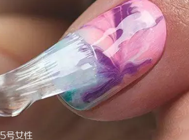 漸變指甲怎么配色？溫暖配色教程