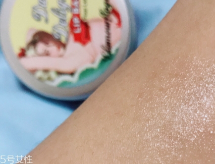 潤(rùn)唇膏保質(zhì)期是多久？過(guò)期的潤(rùn)唇膏不建議使用