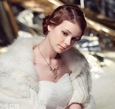 短發(fā)怎么做新娘造型？編發(fā)好看又簡(jiǎn)單
