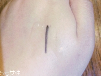 紀(jì)梵希眼線筆好用嗎？防水不暈染的紀(jì)梵希眼線筆