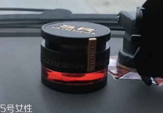 女士香水什么味道好？這6款香水親切又高級