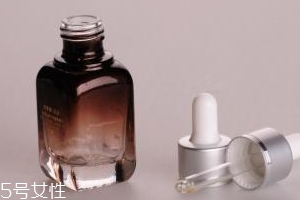 精華液用量越多越好嗎？10款精華提升美肌度