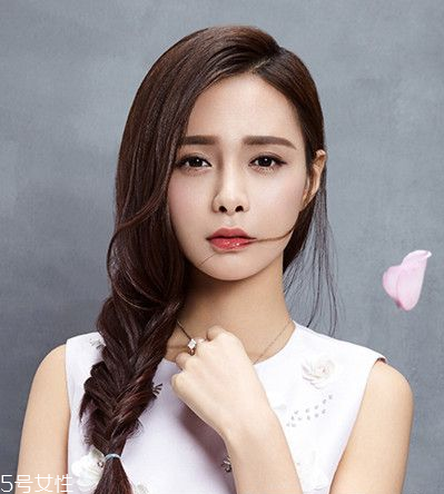 短發(fā)怎么做新娘造型？編發(fā)好看又簡(jiǎn)單