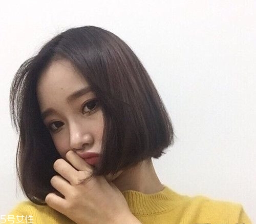 2018秋冬女生長發(fā)發(fā)型推薦 試試換一個(gè)發(fā)型