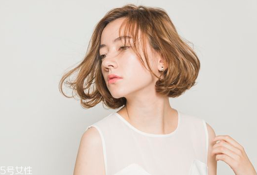 女生發(fā)質(zhì)軟適合什么發(fā)型？胖圓臉顯瘦發(fā)型參考