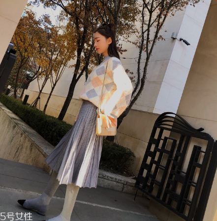 毛衣掉色嚴(yán)重怎么辦？巧用鹽水化解尷尬